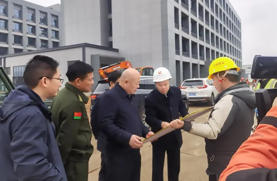 新建區(qū)人大常委會黨組書記、主任錢和平來到市政綠色建材科技產(chǎn)業(yè)園項(xiàng)目調(diào)研