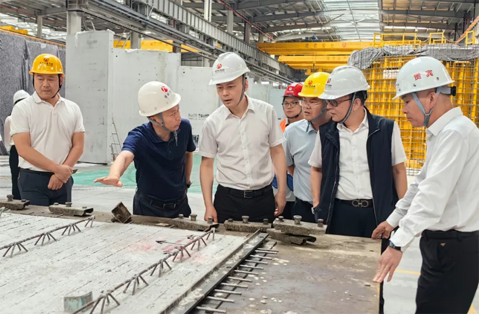 葛威敏到綠色產(chǎn)業(yè)園、新建區(qū)人民醫(yī)院二部項(xiàng)目調(diào)研