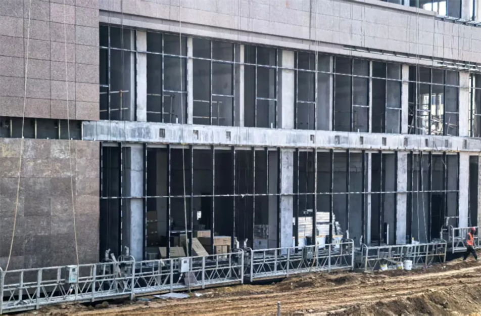 南昌市政建設(shè)集團(tuán)有限公司緊急開(kāi)展強(qiáng)對(duì)流天氣專(zhuān)項(xiàng)安全檢查，全面排查設(shè)備加固、用電安全、排水防澇及應(yīng)急物資，筑牢極端天氣施工安全防線(xiàn)